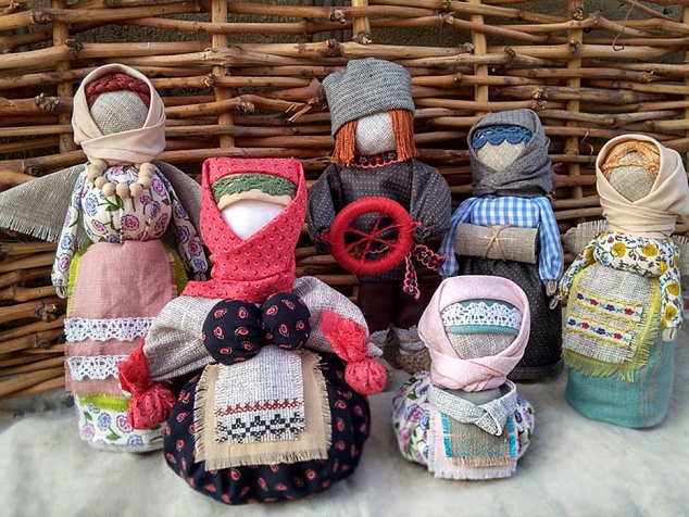 Традиционные обережные куклы-мотанки