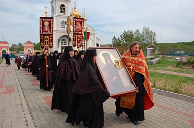 正教 ロシア ロシア正教の特徴とその意味は：十字の切り方、ドームの形態、色、数など